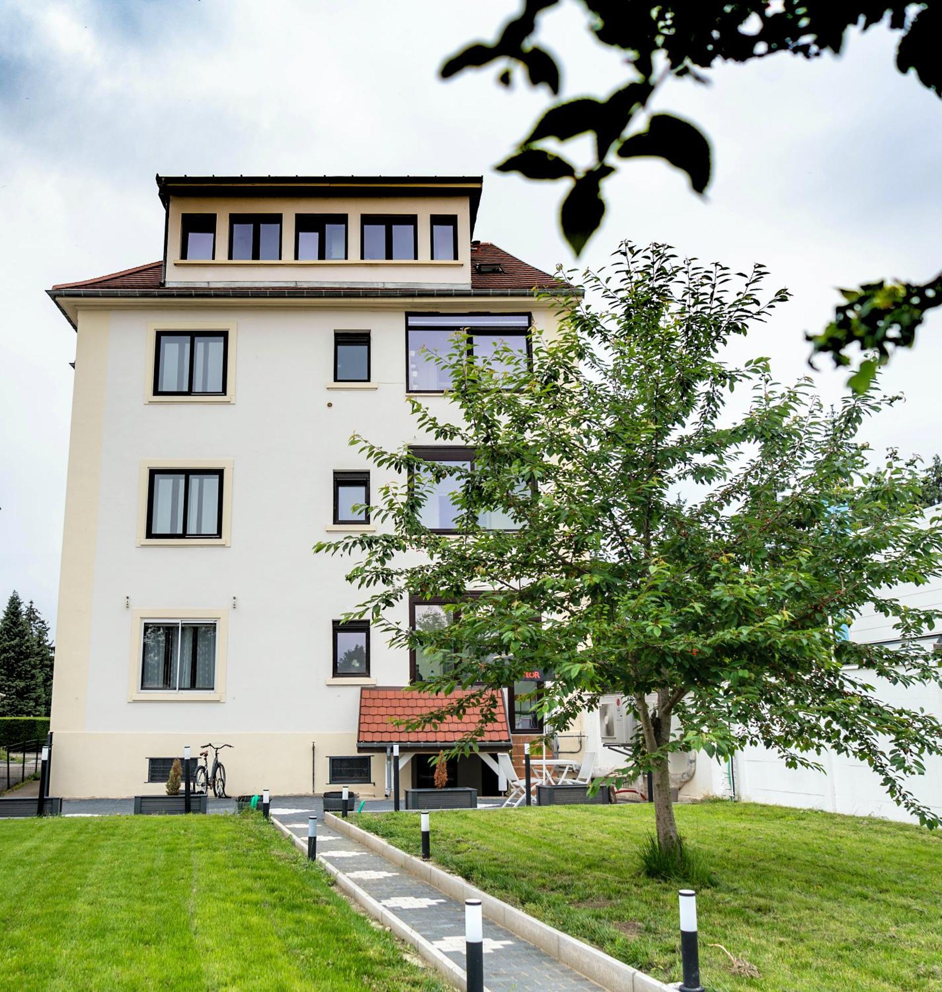 Bel Ami: Modern Chic Studio with Garden Access in City Center Schiltigheim Exterior photo